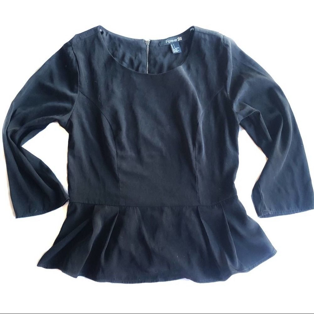 ‎Forever 21 black peplum top W/Zipper